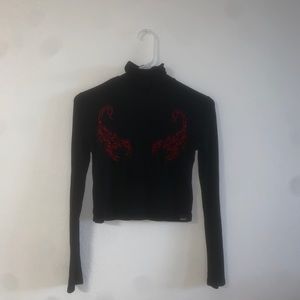 OMIGHTY Black scorpion turtle neck size small
